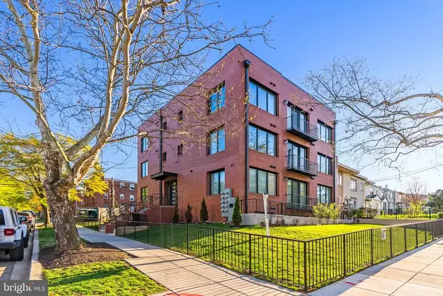 2019 M St Ne #ph9, Washington