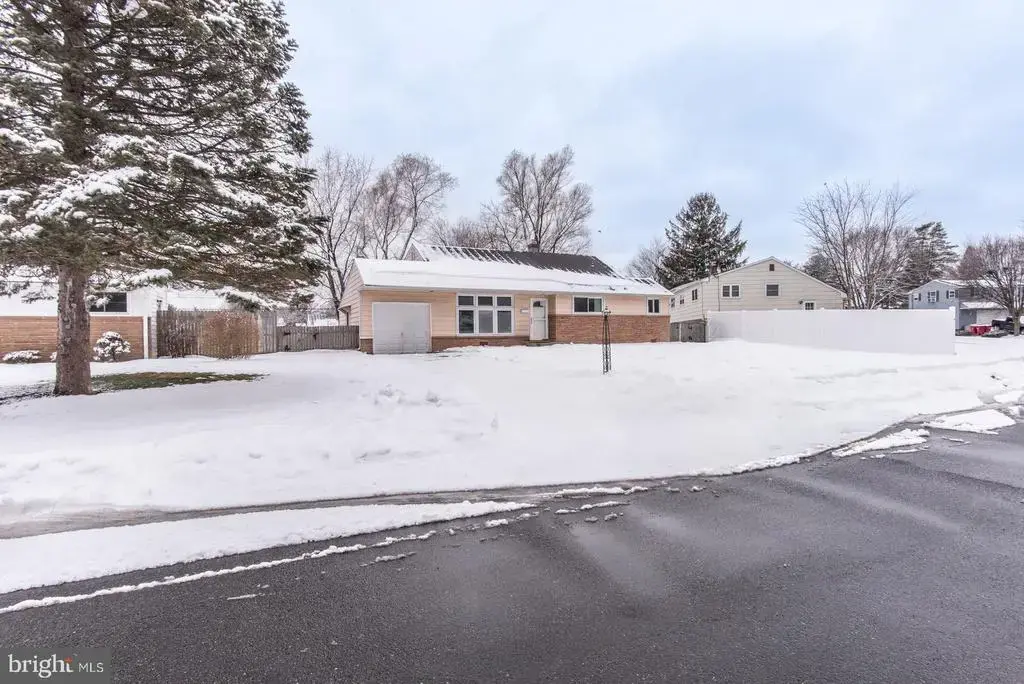 746 Spruce Rd, WARMINSTER
