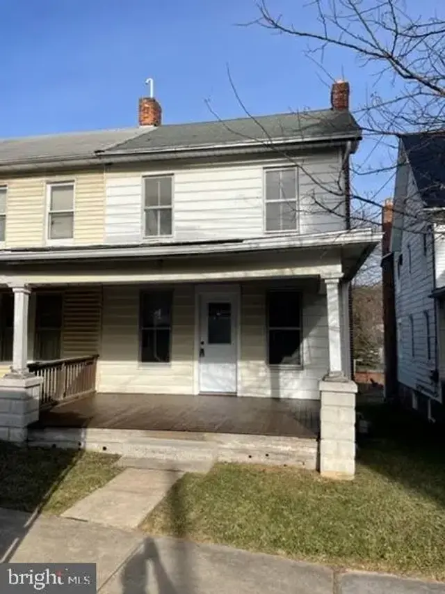 12 W Main St, Windsor