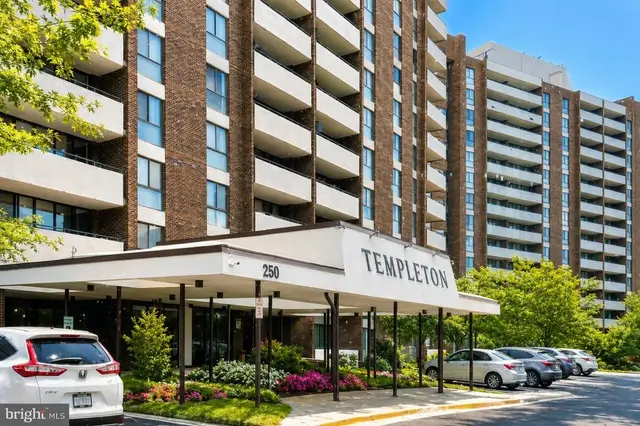 250 S Reynolds St #502, Alexandria