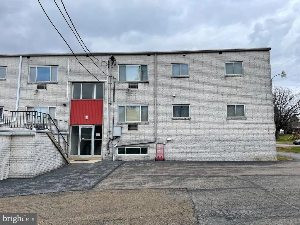 215 W 4th St #2, QUARRYVILLE