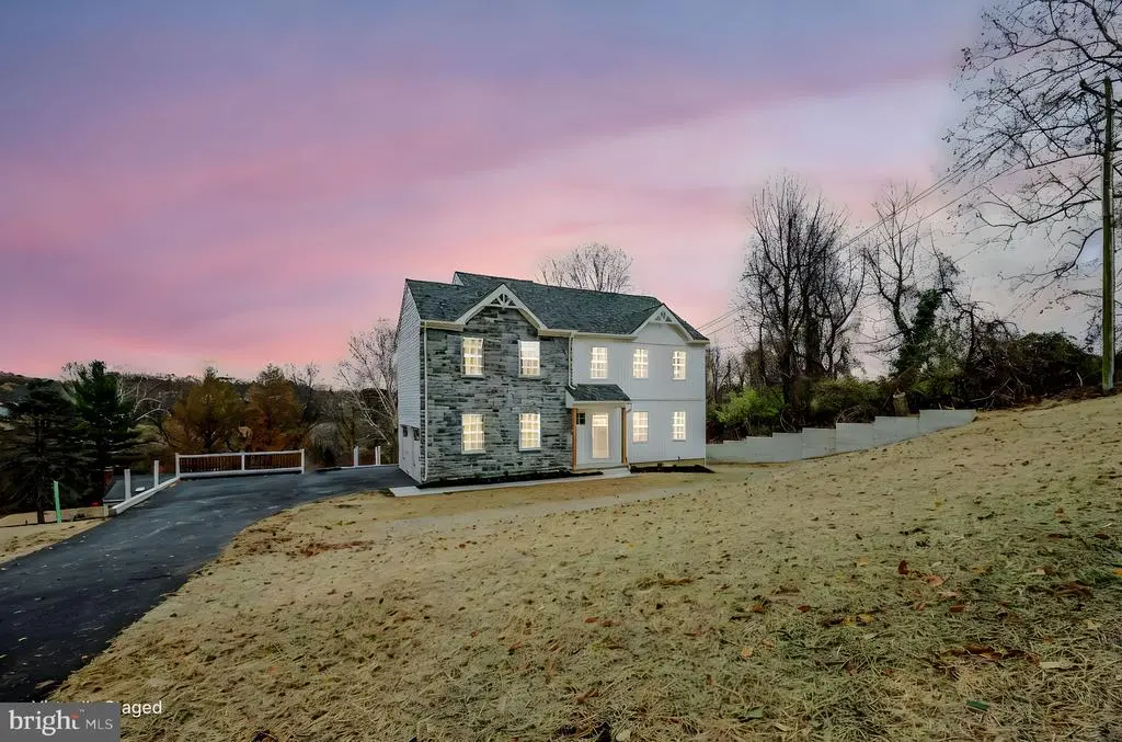 6 Sheldon Dr, Newark