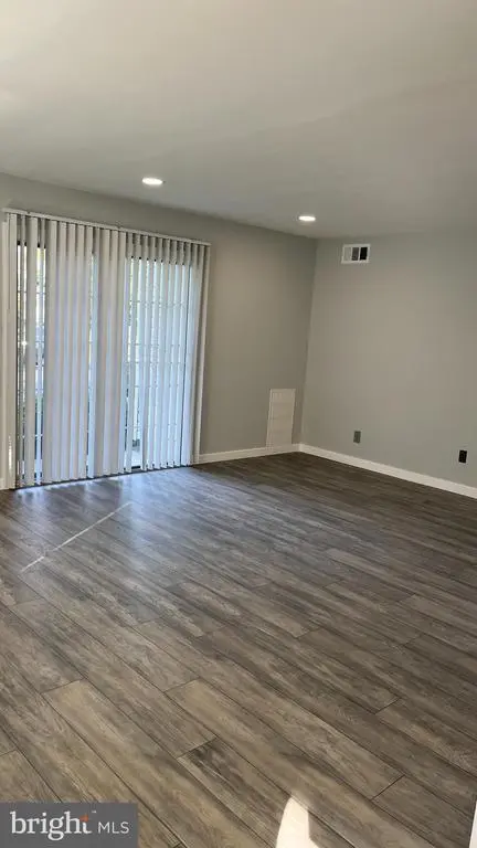 Photo of Listing #PABU2114078