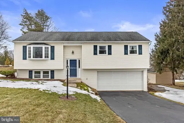 230 Fairway Dr, Etters