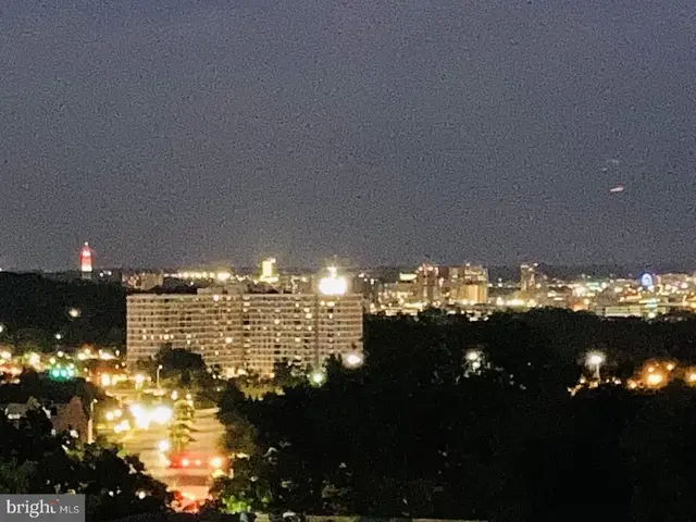 16 S Van Dorn St #602, Alexandria