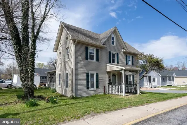 2 N Market St, Seaford