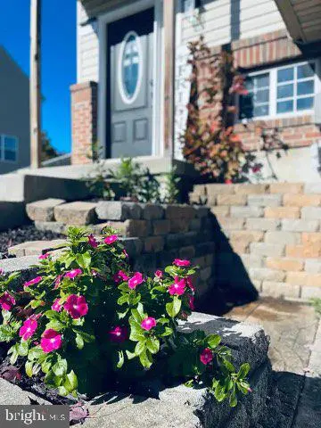 348 W Wind Dr, DOVER