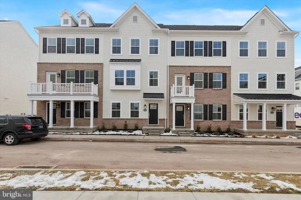 18 Anderson Dr, BRIDGEPORT