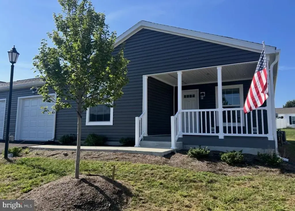 443 Eastwood Ln, LANCASTER