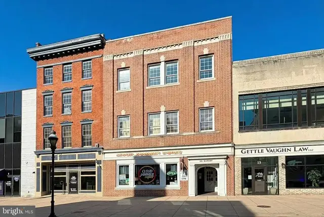 9-11 E Market St, York