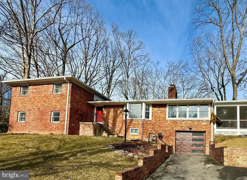 6334 Cavalier Corridor, FALLS CHURCH