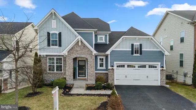 1106 Lakin Dr, Frederick
