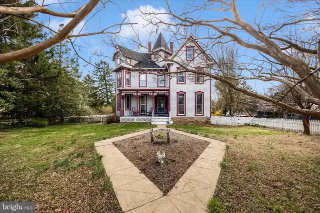 200 E Main St, Middletown