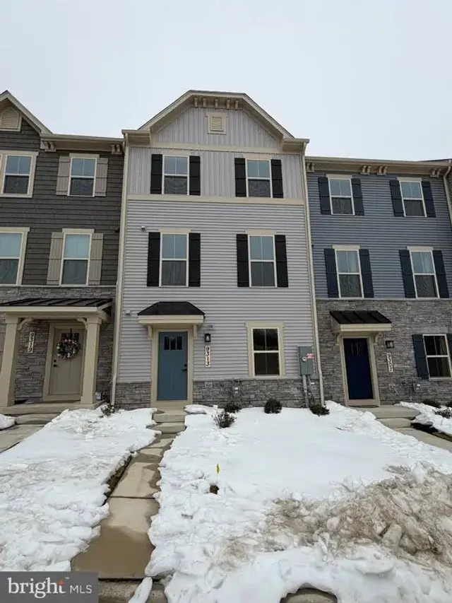 9313 Klamath, Frederick