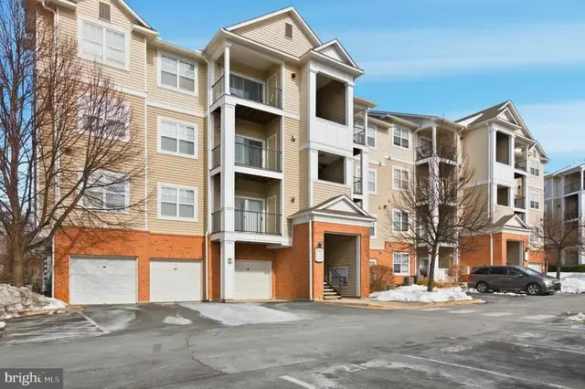 13501 Derry Glen Ct #203, Germantown
