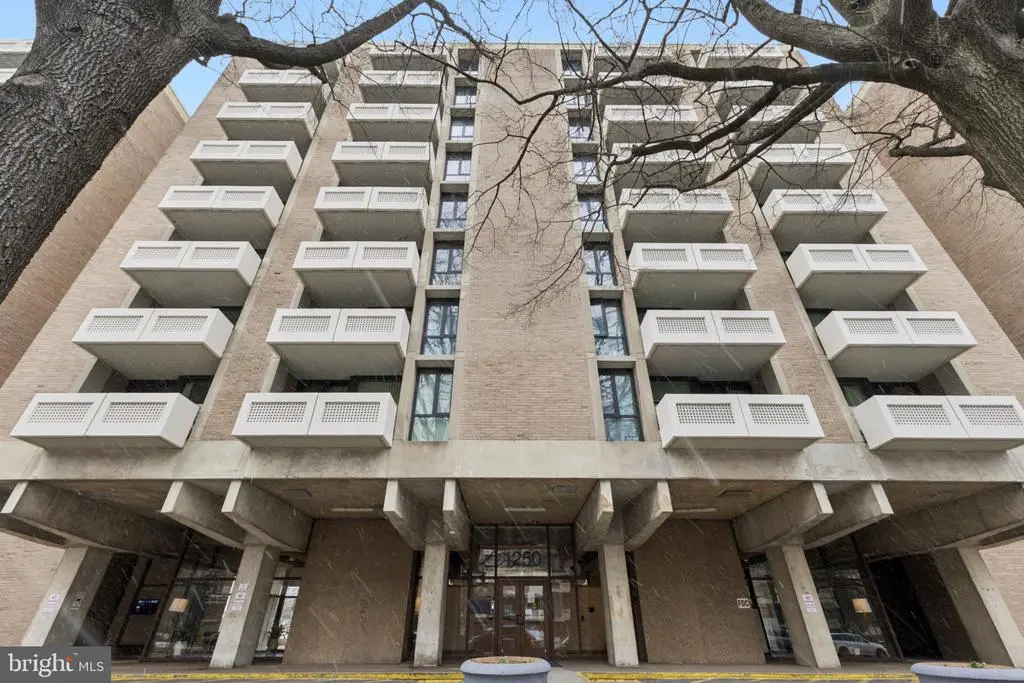 1250 4th St Sw #w214, WASHINGTON