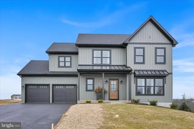 3151 Creighton Dr, Manheim