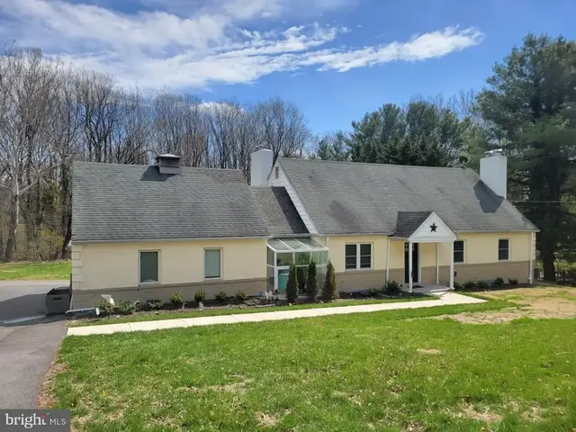 222 N Star Rd, Newark