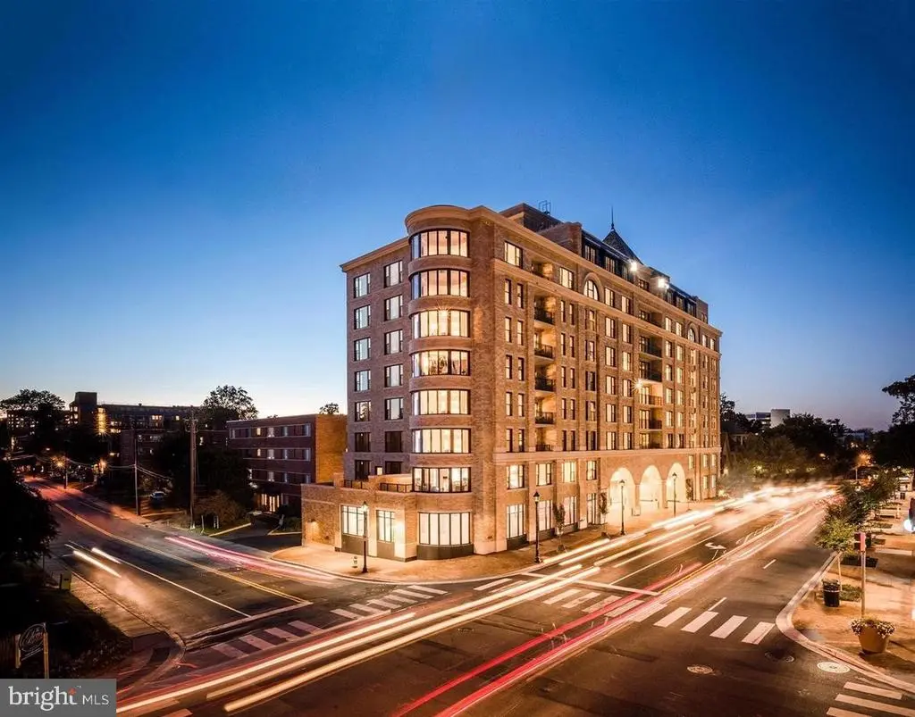 8302 Woodmont Ave #ph 900, BETHESDA