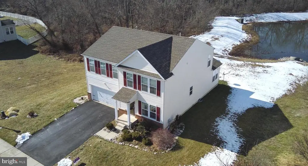 232 W Pembrooke Dr, SMYRNA