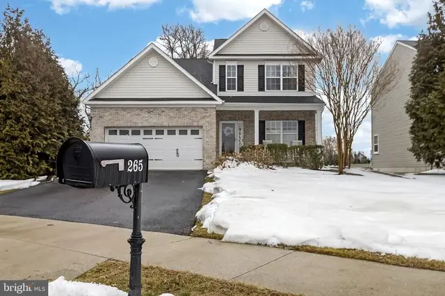 265 Ann Dr, Middletown
