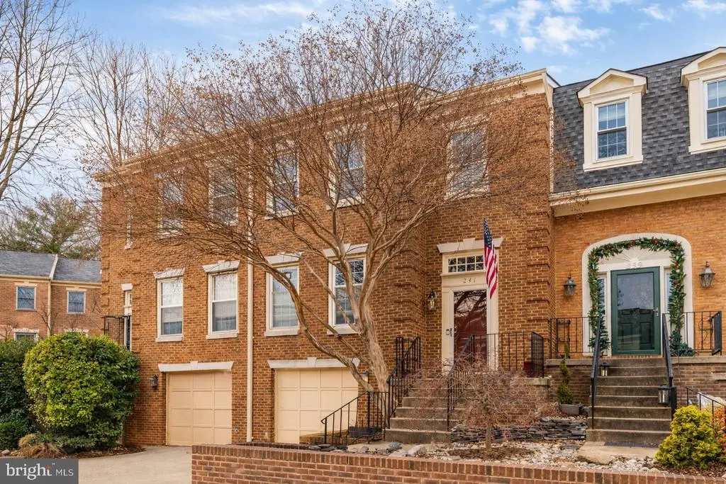 241 Gretna Green Ct, ALEXANDRIA