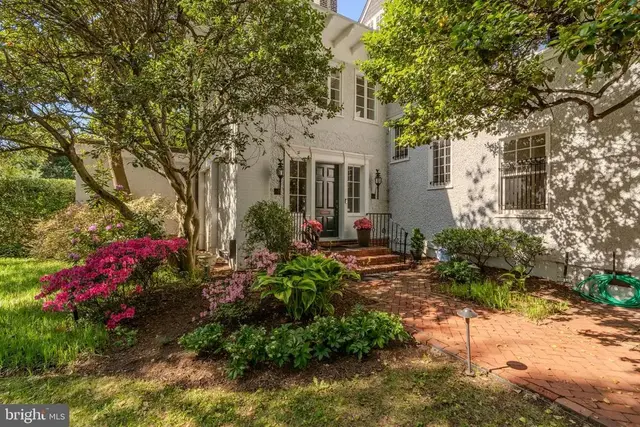3556 Macomb St Nw, Washington
