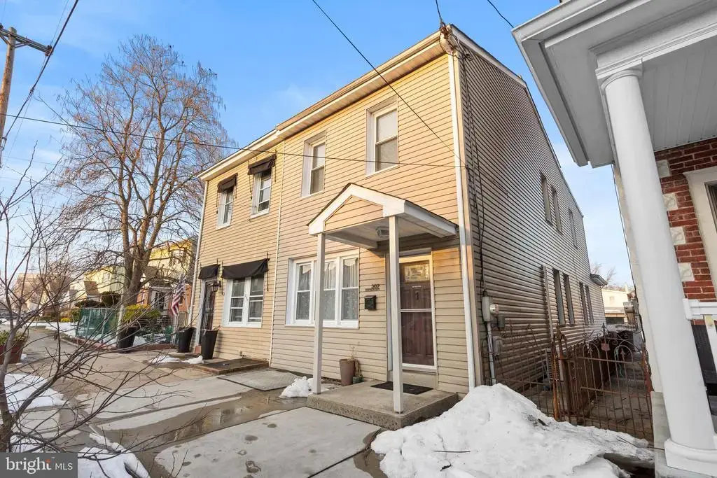 307 Lincoln Ave, BRISTOL