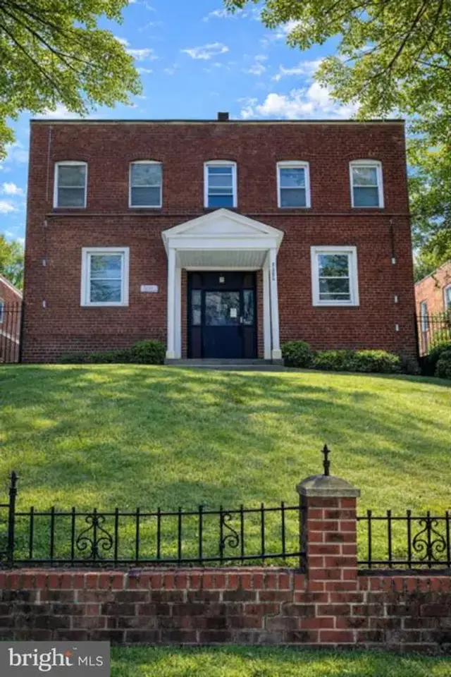 3117 Buena Vista Ter Se, Washington