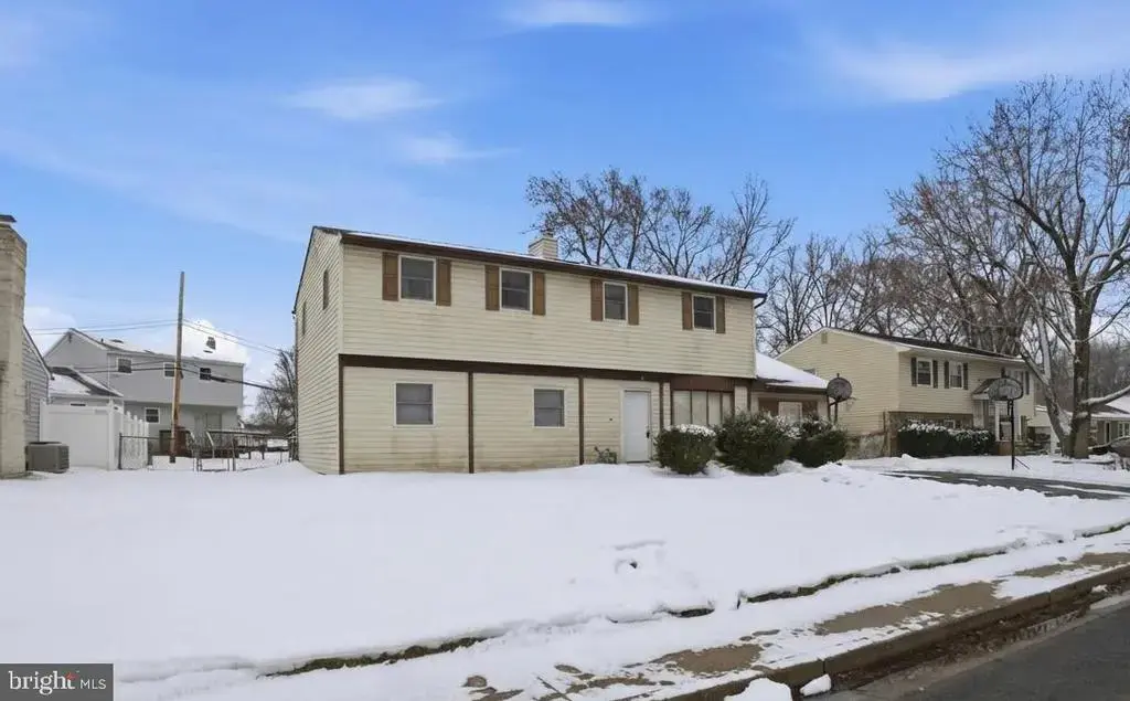 716 Chatham Rd, FAIRLESS HILLS