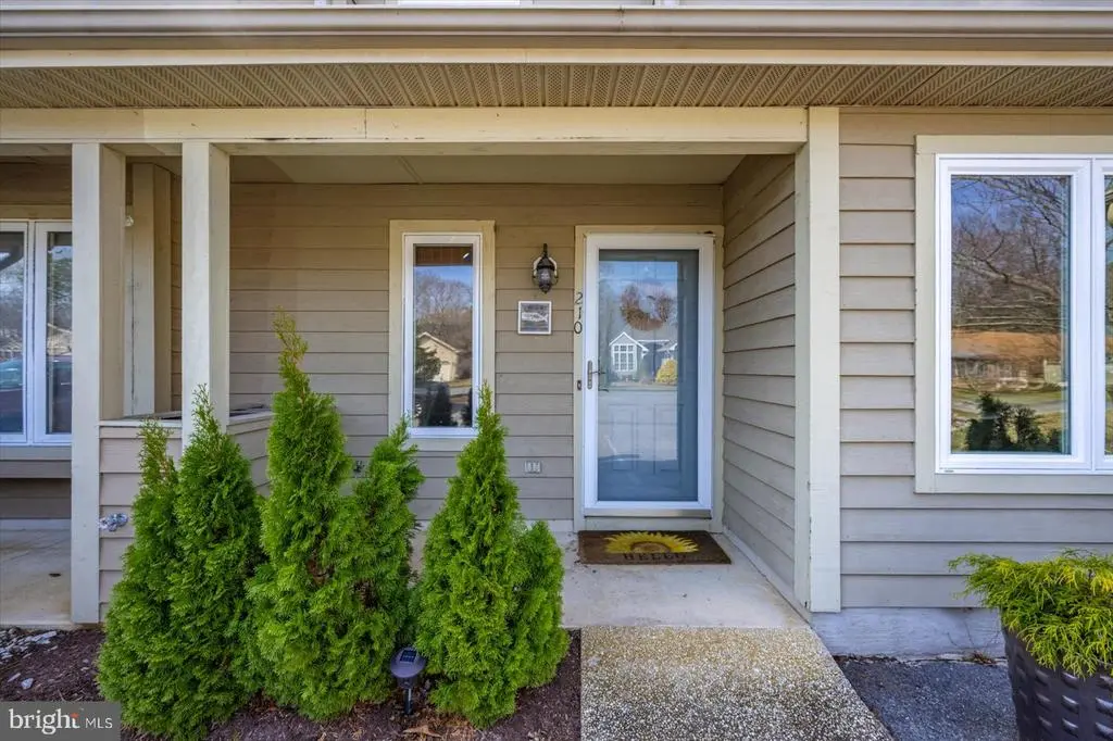 210 Lakeside Dr, LEWES