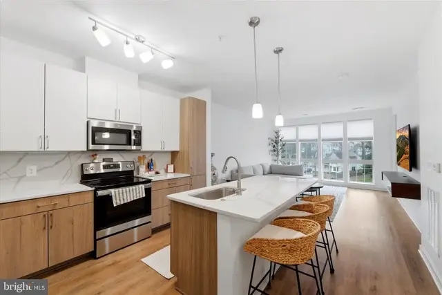 10755 Fairgrounds Dr #320, Fairfax