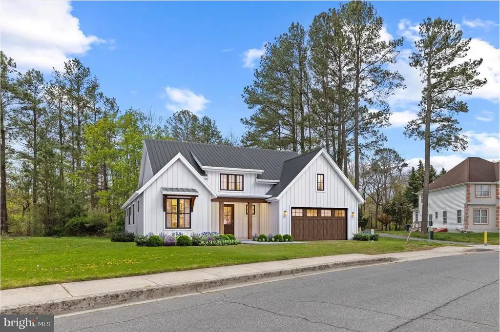 200 W Shore Dr, Milton