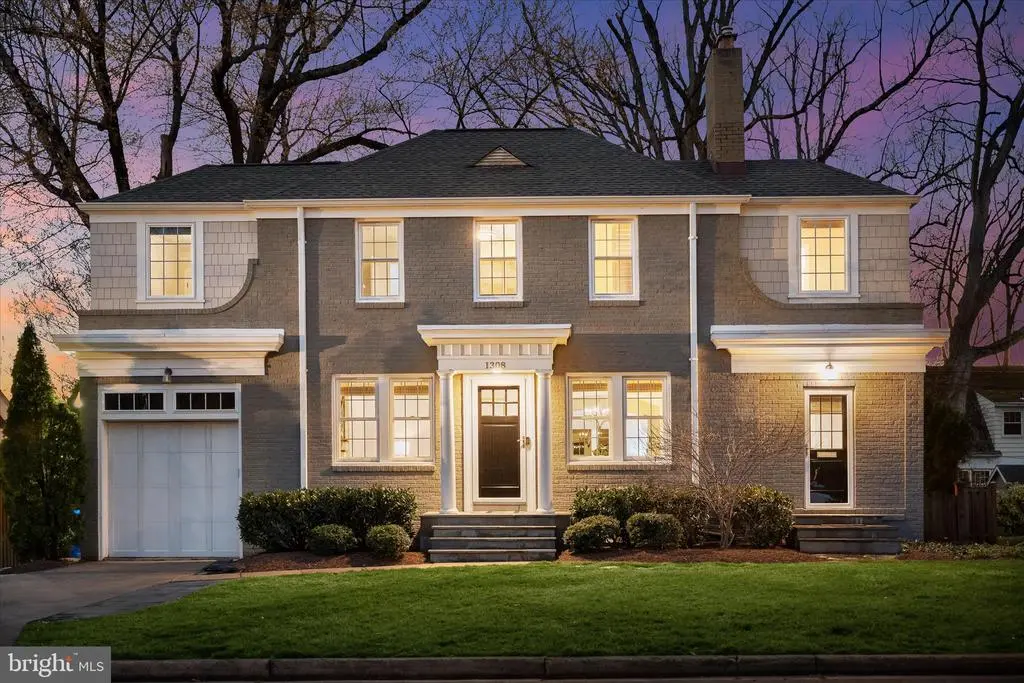 1308 N Illinois St, ARLINGTON