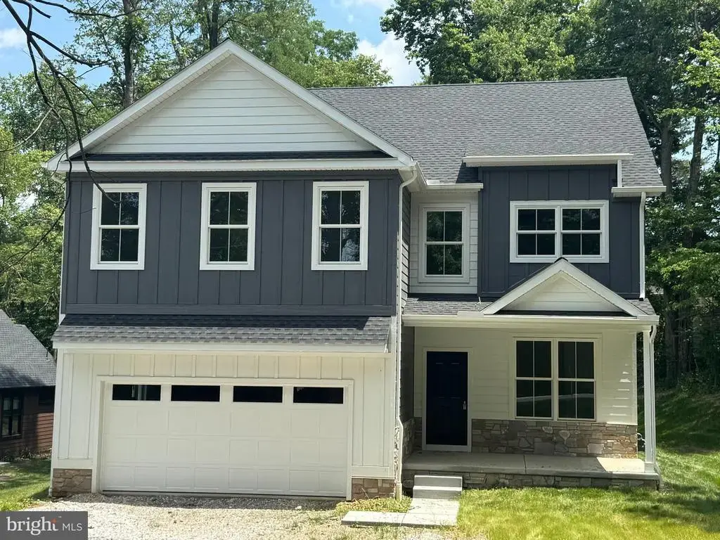 731 Locust Grove Rd, YORK