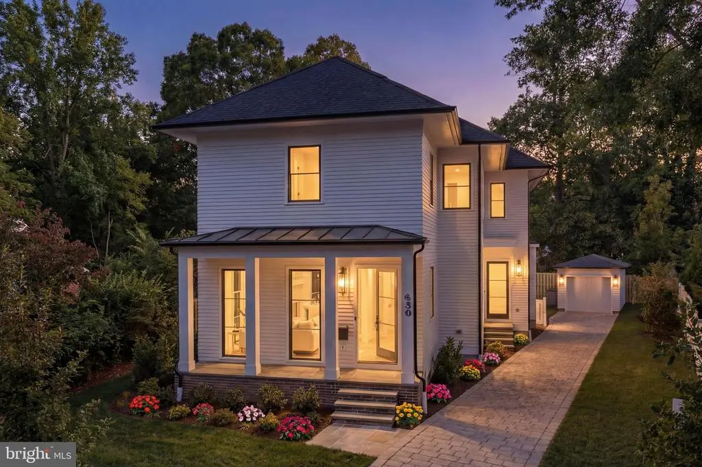 630 N Kenmore St, ARLINGTON