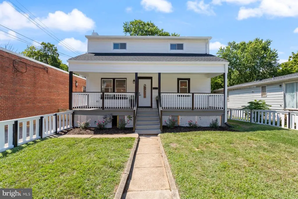 3802 37th Pl, Brentwood