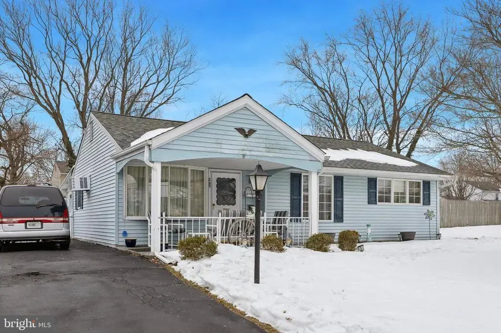 223 Alden Ave, MORRISVILLE