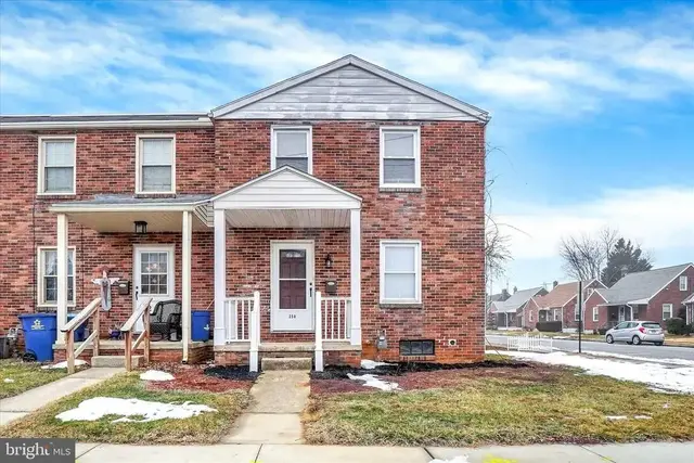 258 N Seward St, York