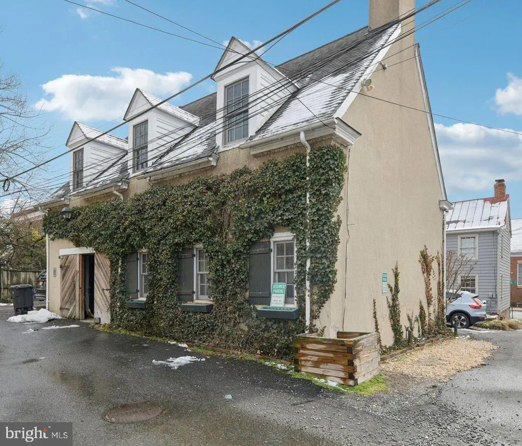 10 Irving Ct, ALEXANDRIA