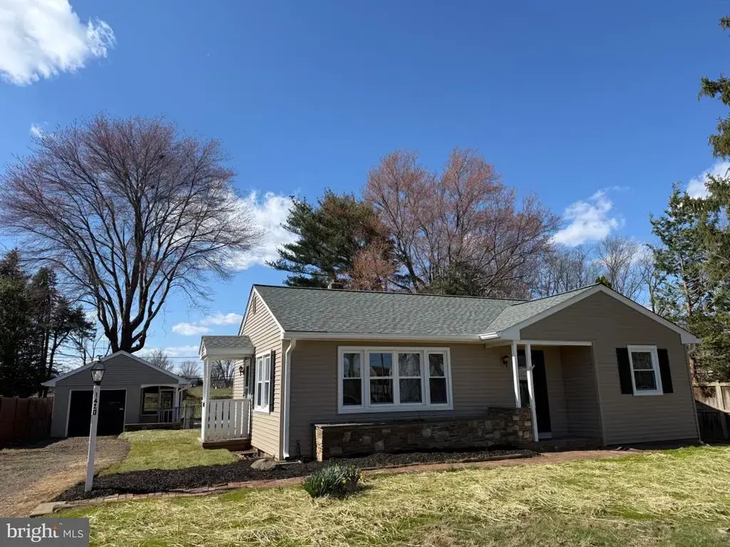 1420 S Pleasant Dr, FEASTERVILLE TREVOSE