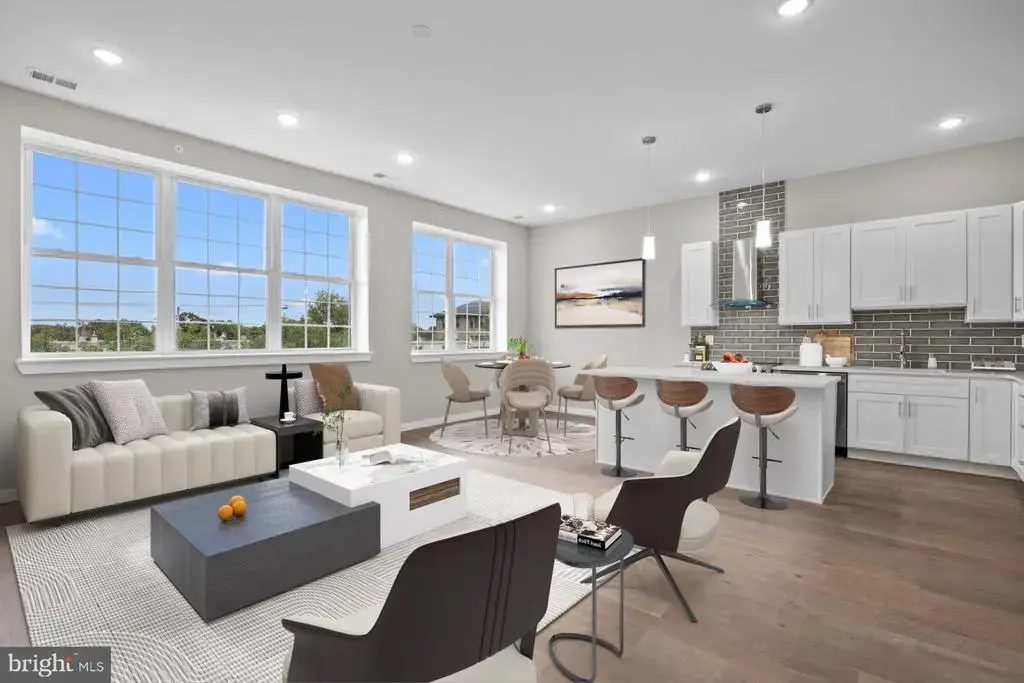 418 Jefferson Ave #9, BRISTOL