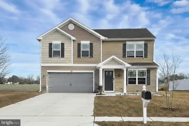 213 Hibiscus Ln, Cambridge
