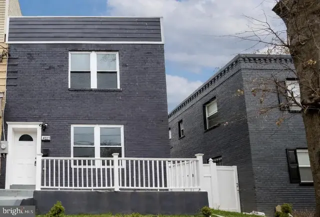 4227 Edson Pl Ne, Washington