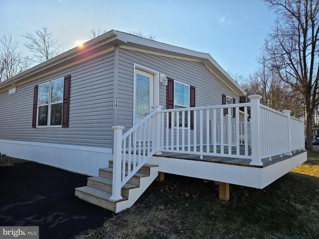 24 Golfview Dr, QUAKERTOWN
