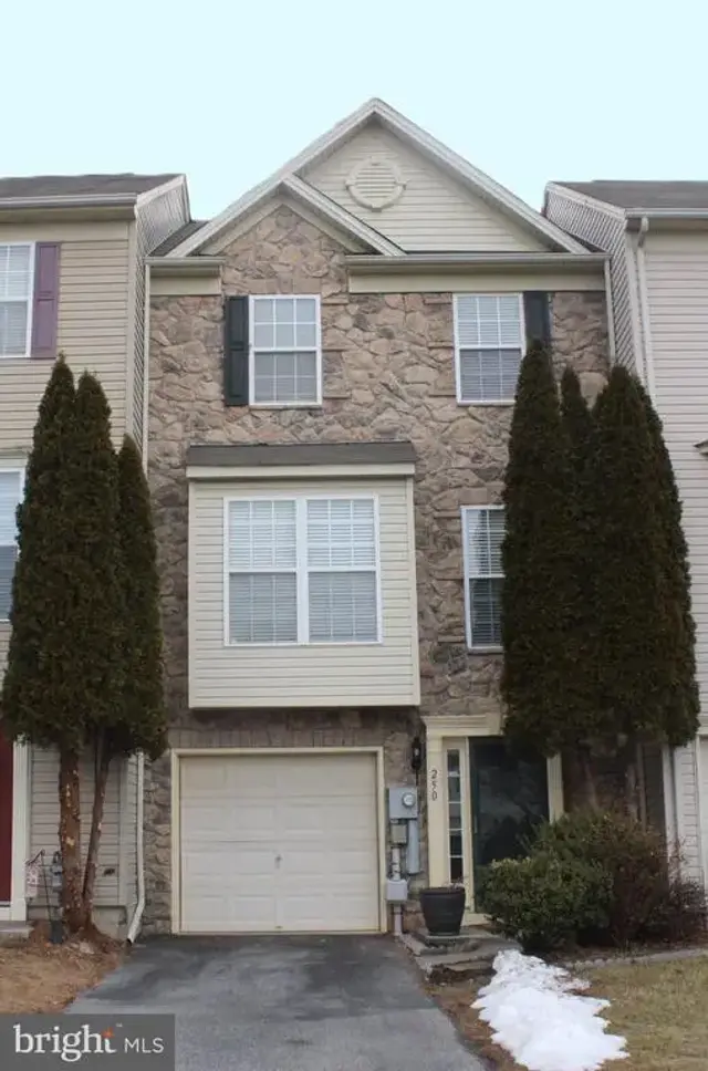 250 Country Ridge Dr, Red Lion