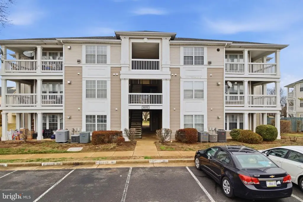 8091 Lacy Dr #203, MANASSAS