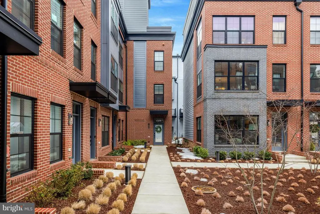 11236 Faraday Park Dr, RESTON