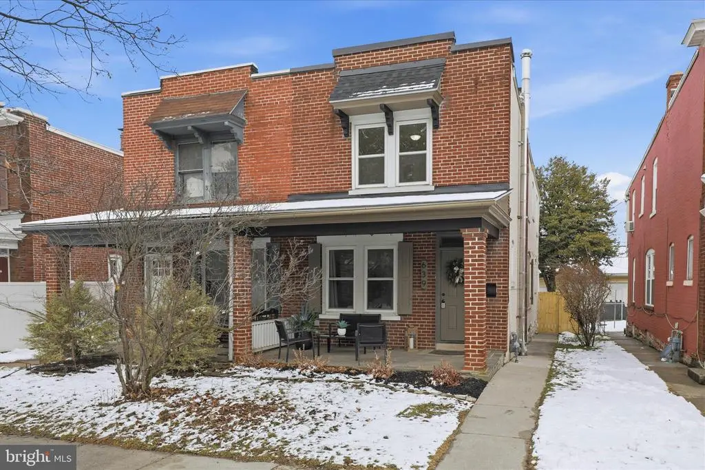 639 S West End, LANCASTER