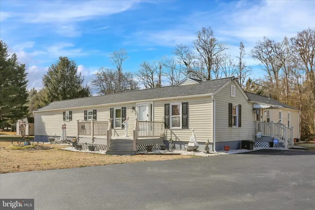 5 W Greenwing Dr, MILTON